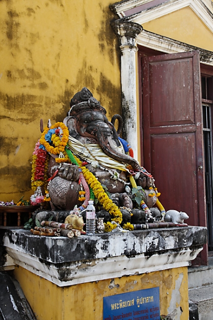 Prasat Nakhon Luang-021